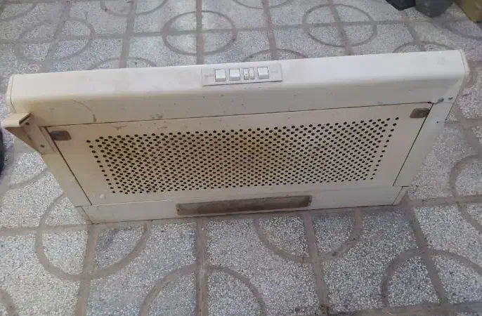 هود دو موتوره|هود|تربتحیدریه, میدان مرکزی|دیوار