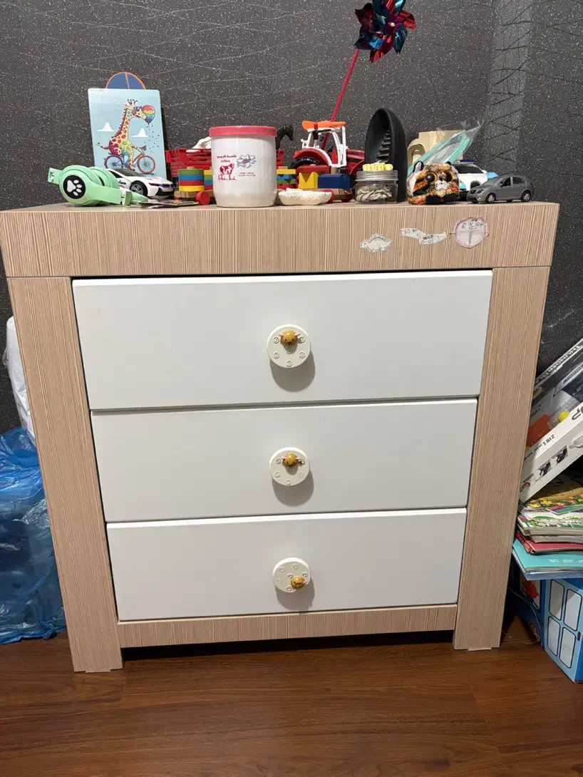 سرویس کودک و مبل کارکرده|مبلمان خانگی و میز عسلی|رشت, ساغری سازان|دیوار