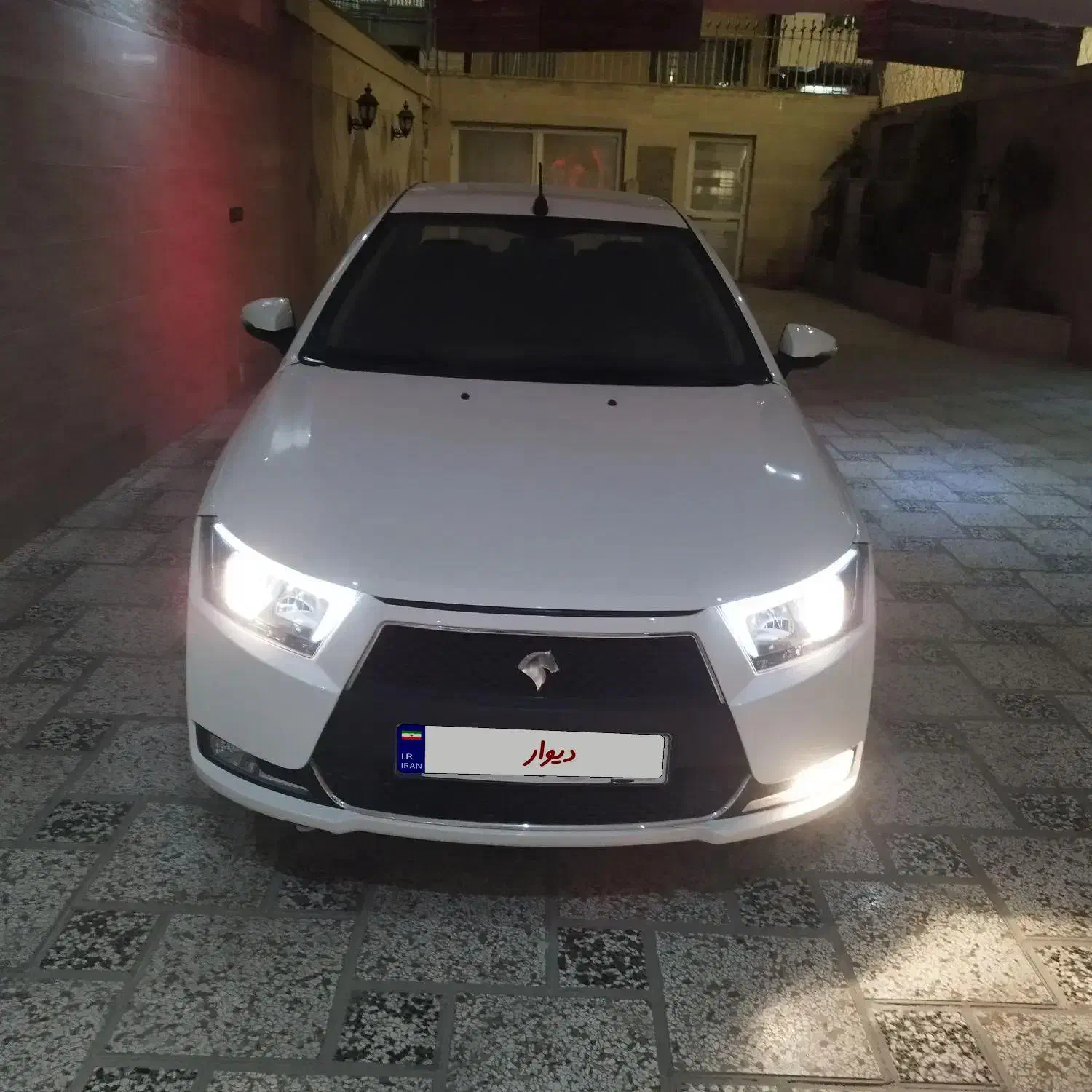 دنا پلاس ، سفید، بهمن ۹۸|خودرو سواری و وانت|مشهد, رضاشهر|دیوار