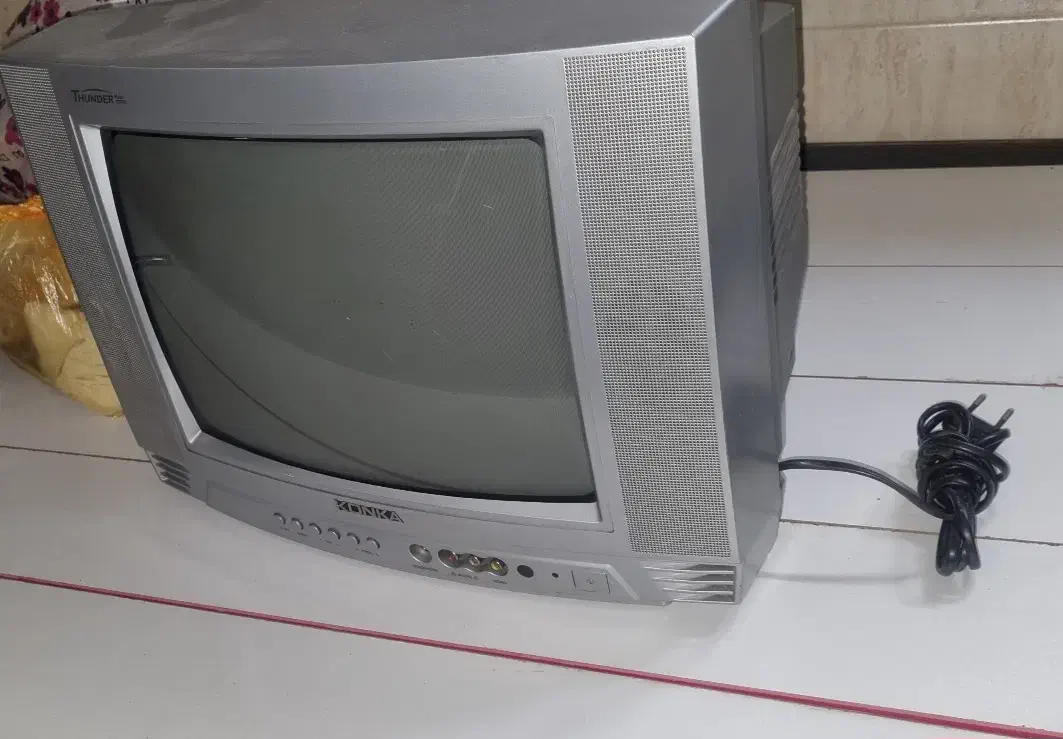 تلویزیون کوچک رنگی|تلویزیون و پروژکتور|قزوین, |دیوار