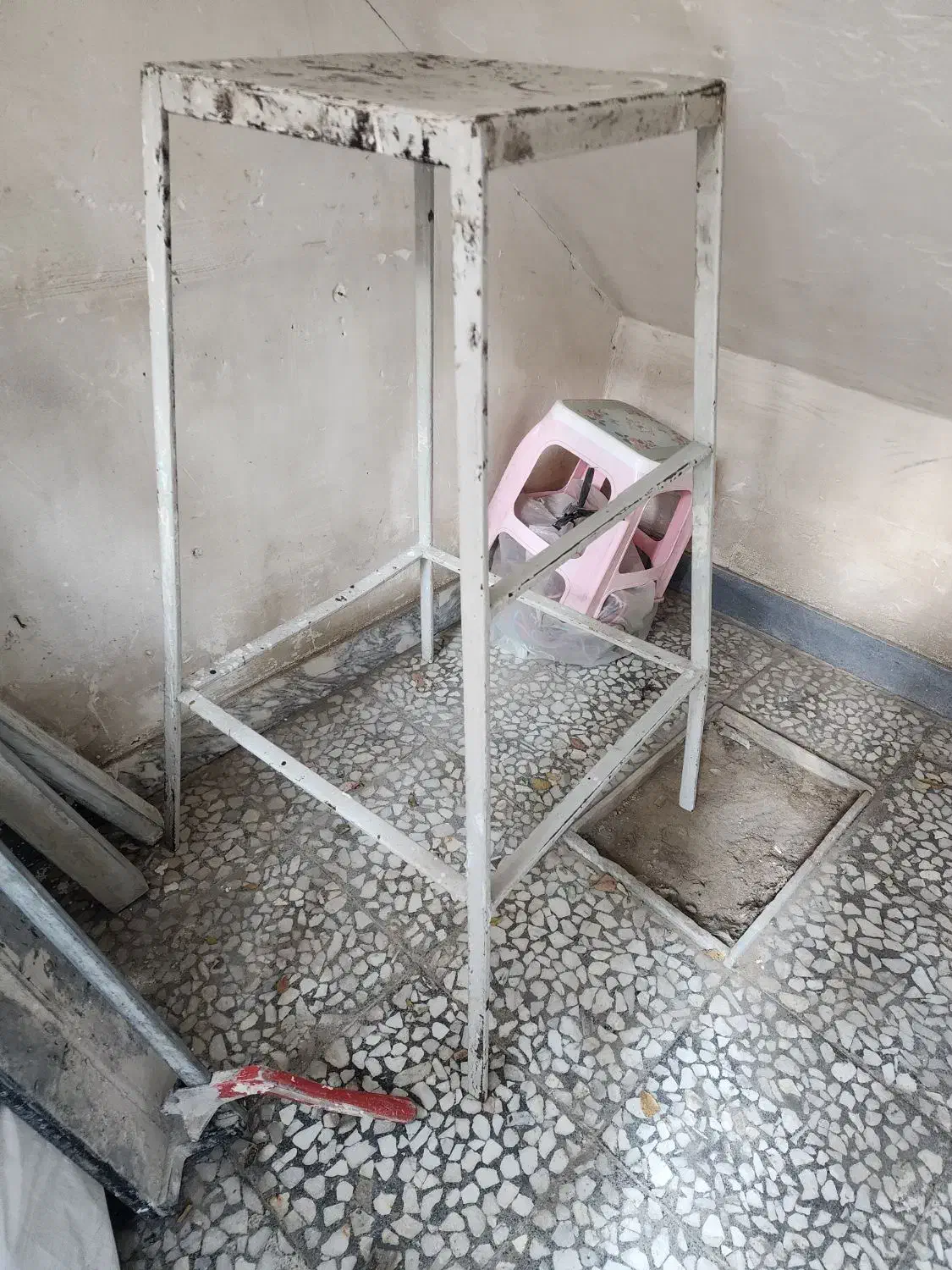 چهارپایه خیلی محکم|صندلی و نیمکت|فردیس, شهرک شهید حسینی|دیوار