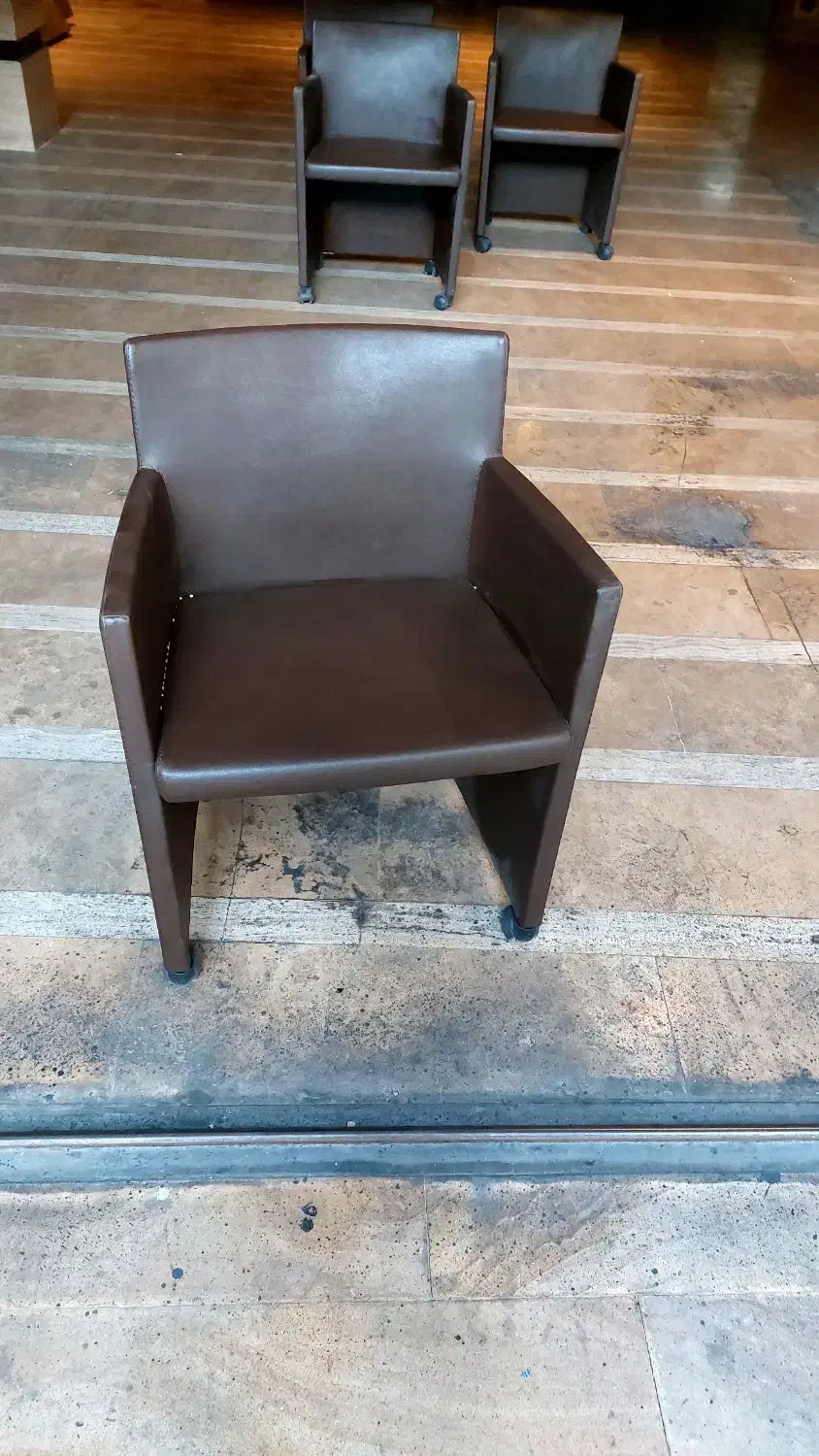 صندلی چرمی|صندلی و نیمکت|تهران, زعفرانیه|دیوار