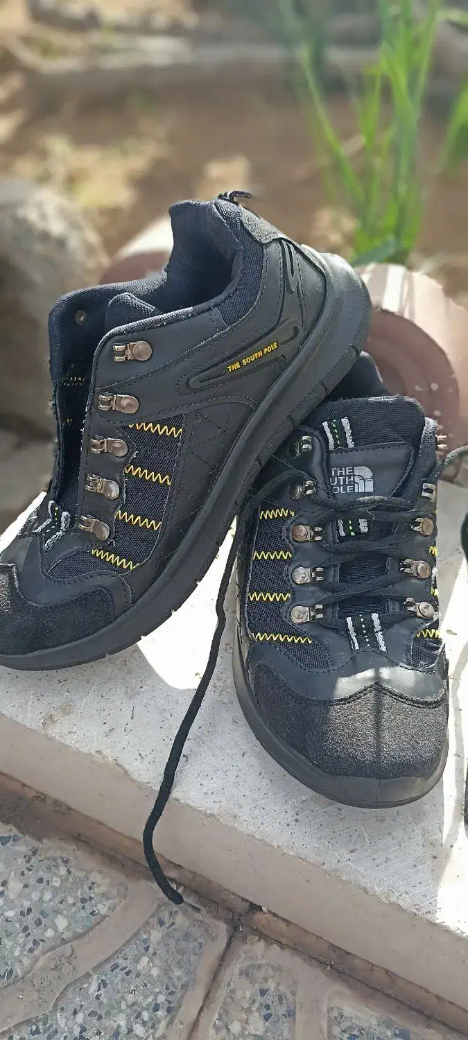 کفش کوهنوردی طبیعت گردی|کیف، کفش، کمربند|زرند, |دیوار