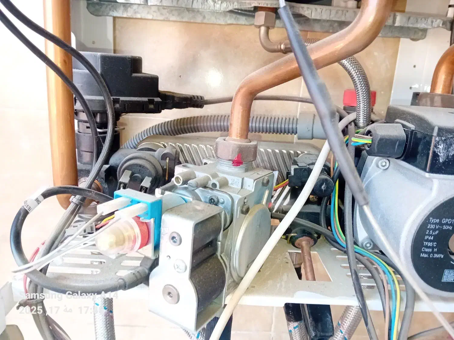 تاسیسات لوله کش فنر لوله بازکن تعمیر پکیچ آبگرمکن|خدمات پیشه و مهارت|گرگان, |دیوار