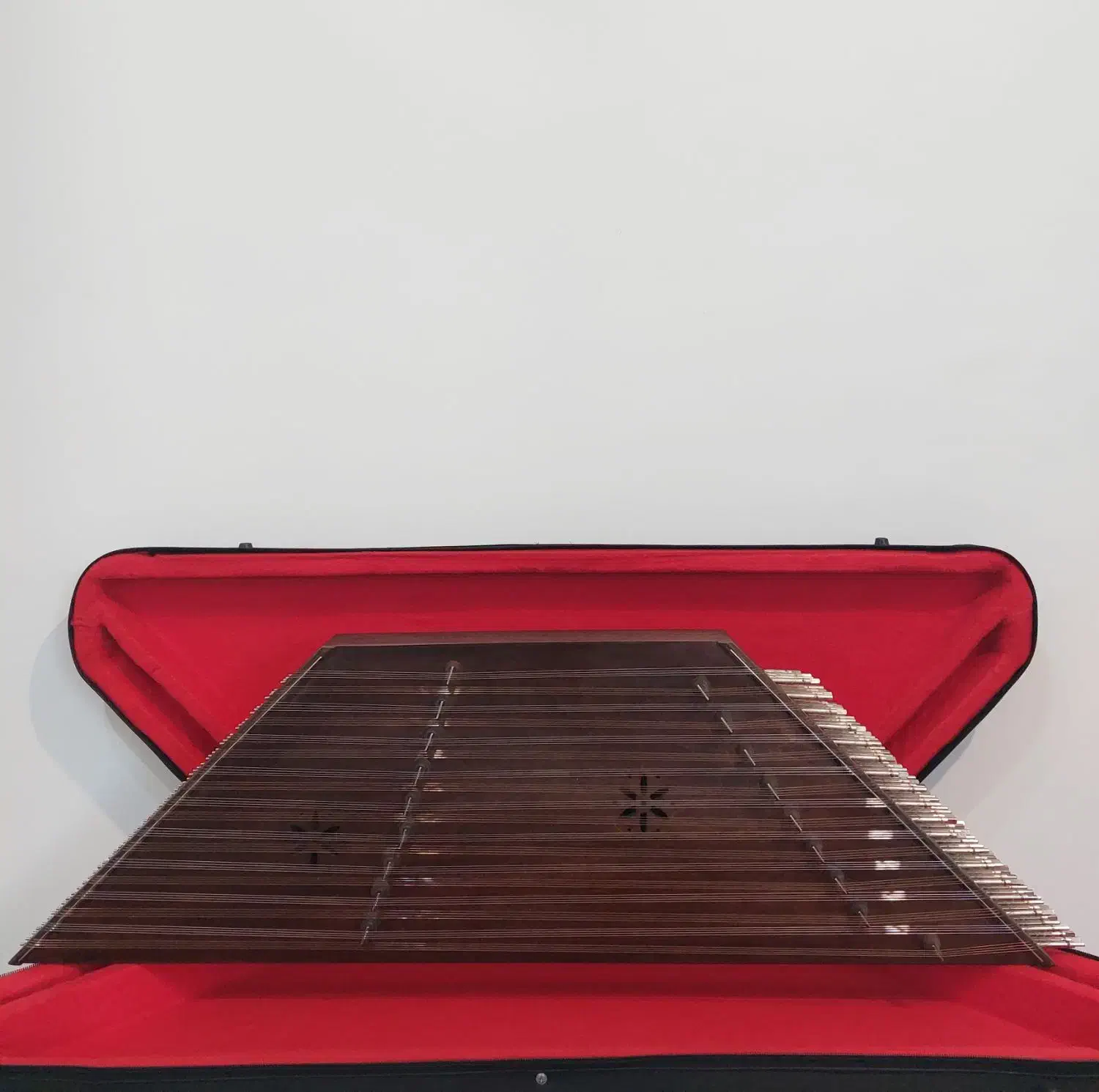 سنتور مهر آذر|سازهای سنتی|کرج, برغان|دیوار