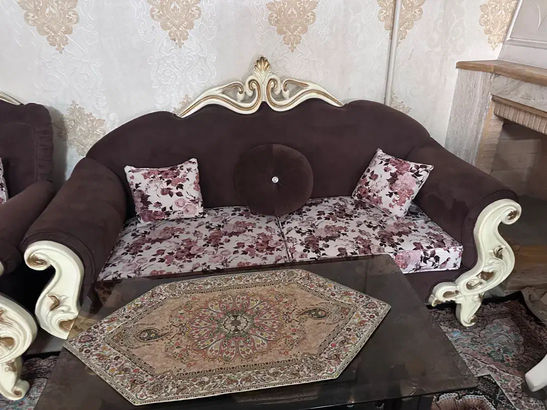 مبل ۸ نفره و میز غذا خوری|مبلمان خانگی و میز عسلی|رشت, منظریه|دیوار