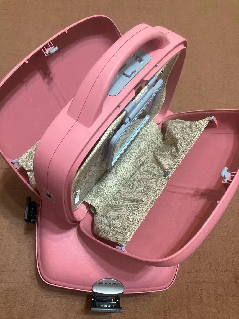 چمدان فایبرگلاس (برند پاراجان)|کیف، کفش، کمربند|زنجان, |دیوار