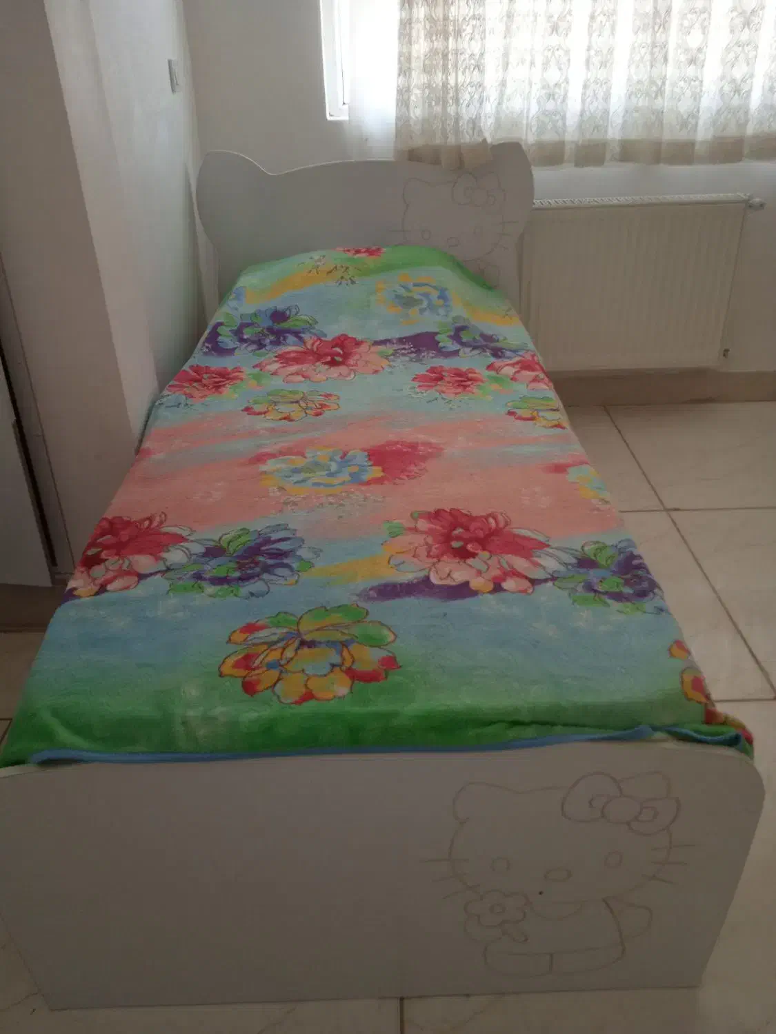 تخت دو نفره و تخت یک نفره همراه با تخت میزبان|تخت و سرویس خواب|بیرجند, |دیوار