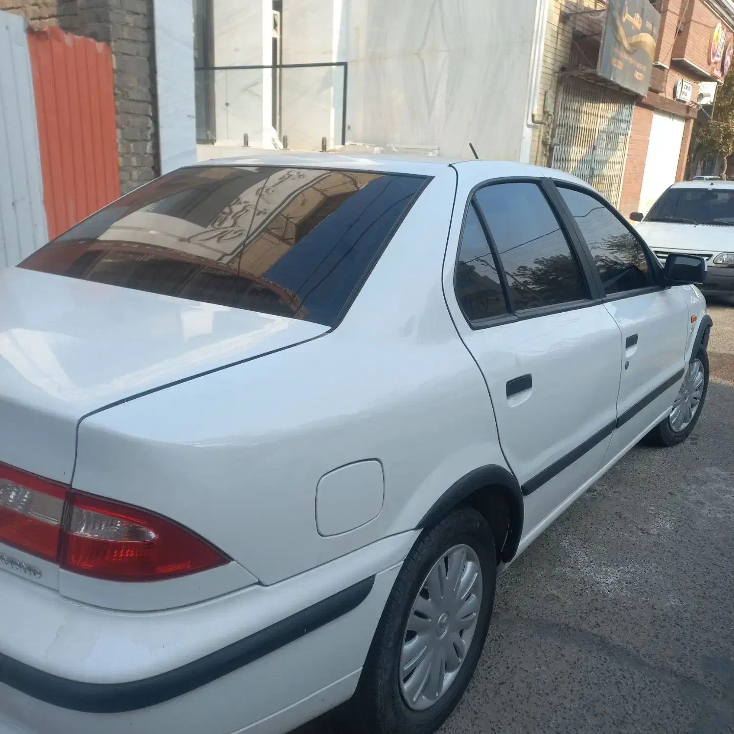 سمند ال ایکس سفید ۹۸|خودرو سواری و وانت|قم, جهان بینی|دیوار