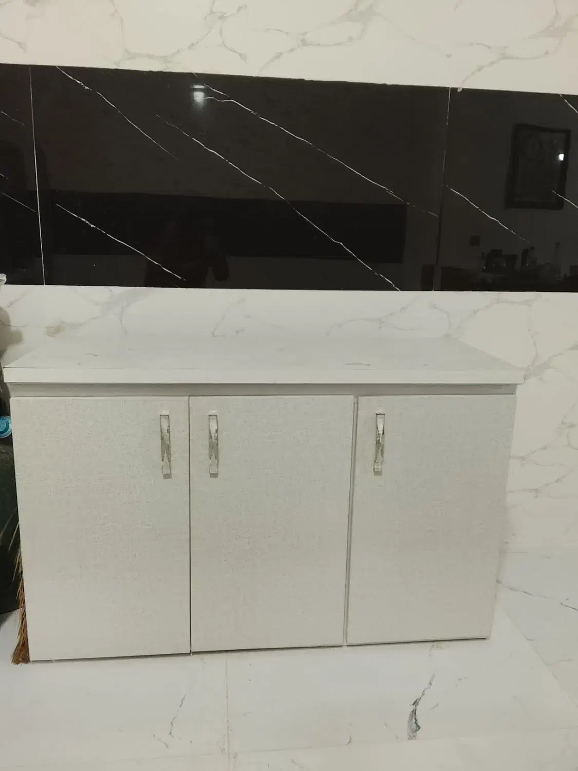 کابینت ۳در بسیار سالم و تمیز|جاکفشی، کمد، دراور|رودبار (کرمان), |دیوار