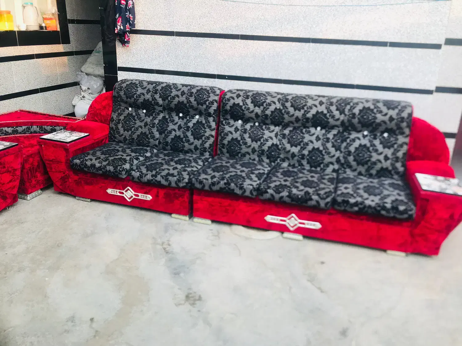 مبل ۷ نفره در حد نو باغملک|مبلمان خانگی و میز عسلی|باغ ملک, |دیوار