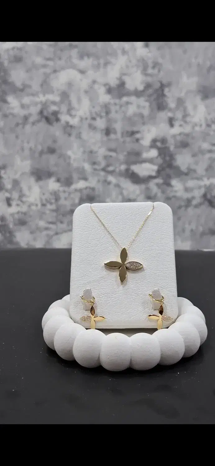 طلاهای نو و شیک با اجرت مناسب|جواهرات|ایوان, |دیوار