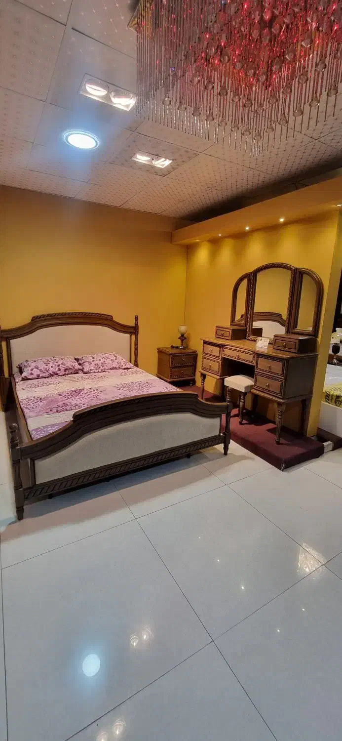 دو نفر جذاب|تخت و سرویس خواب|هشتگرد, مدرس|دیوار