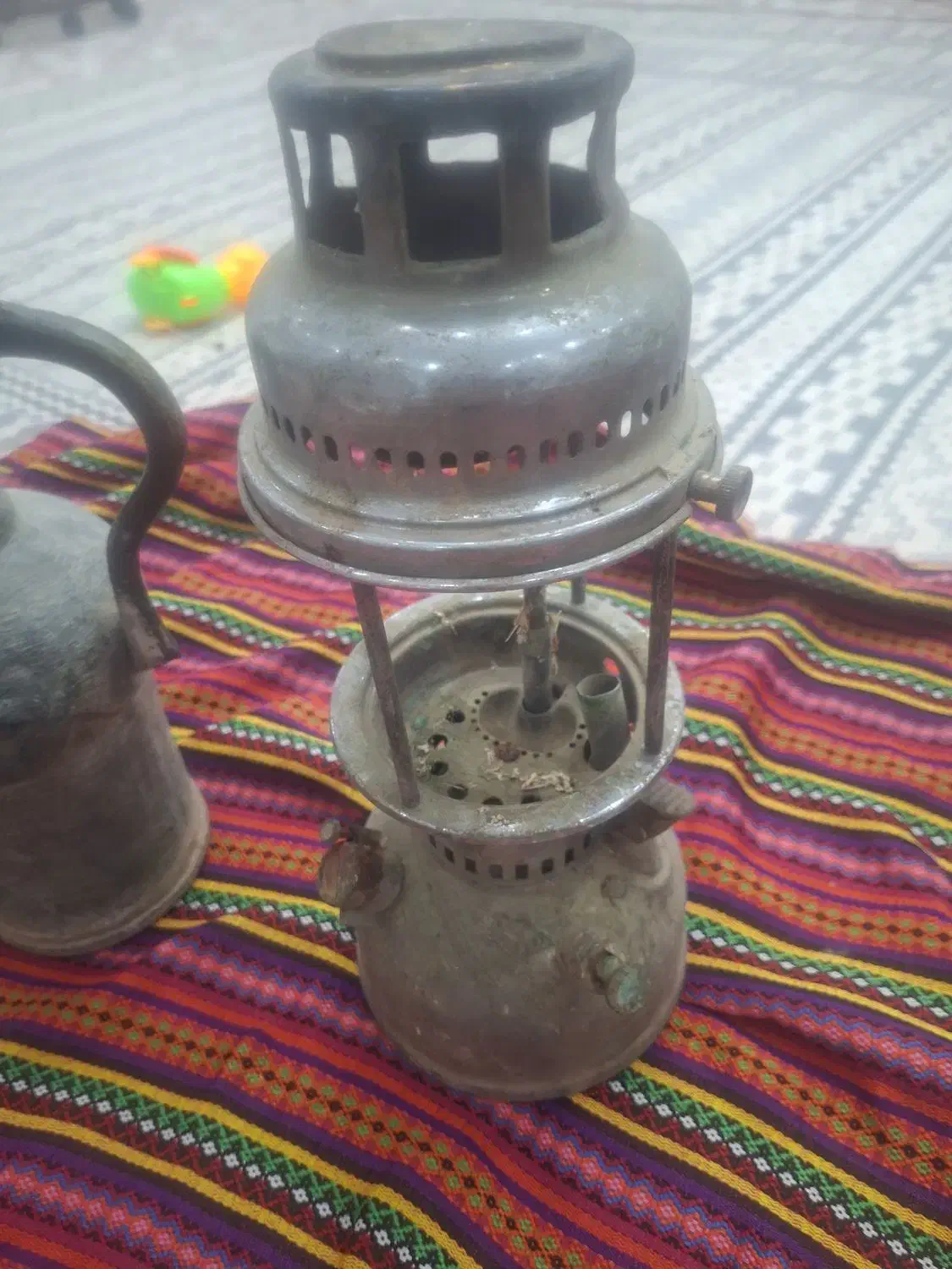 چراغ نفتی|کلکسیون اشیاء عتیقه|همدان, |دیوار