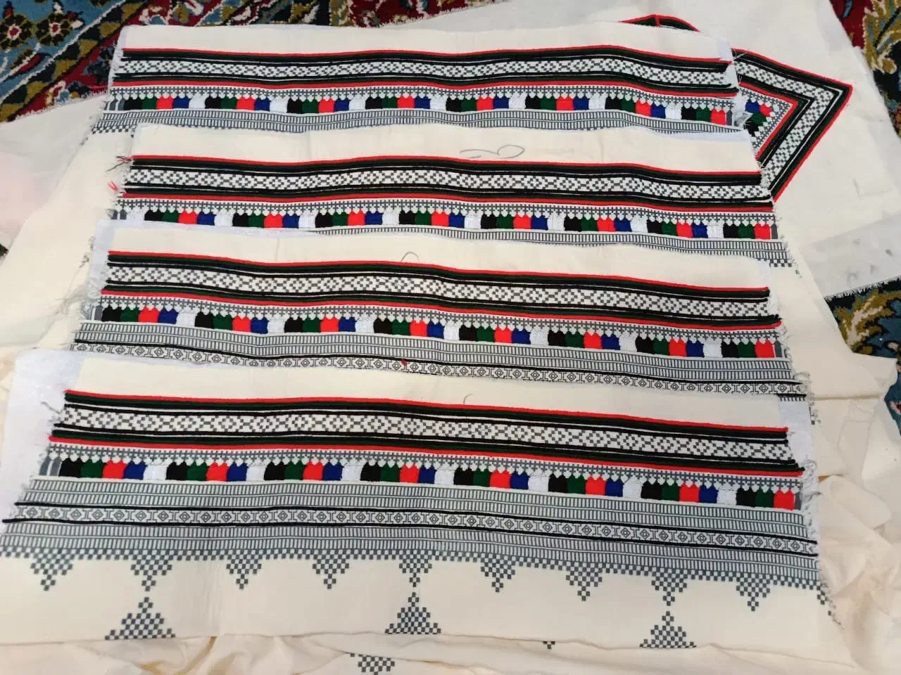 شیرازه میدوزم|لباس|سراوان, |دیوار