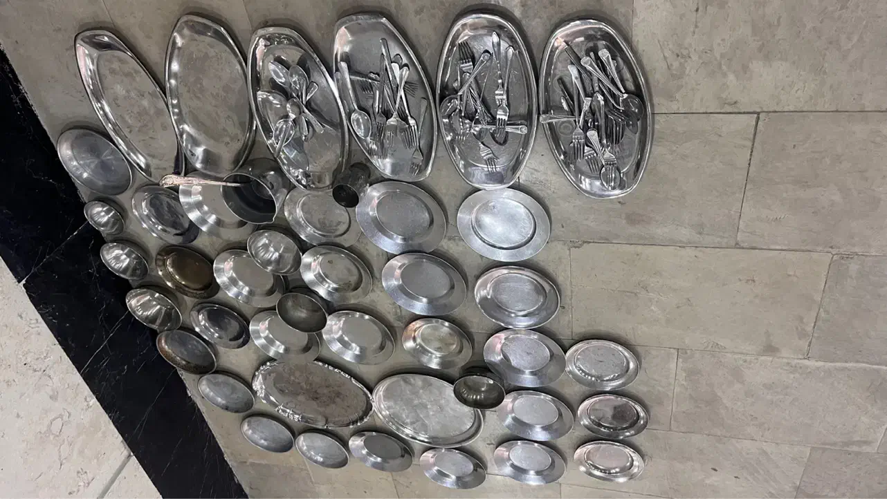 ظروف استیل قدیمی|کلکسیون اشیاء عتیقه|گرمدره, |دیوار