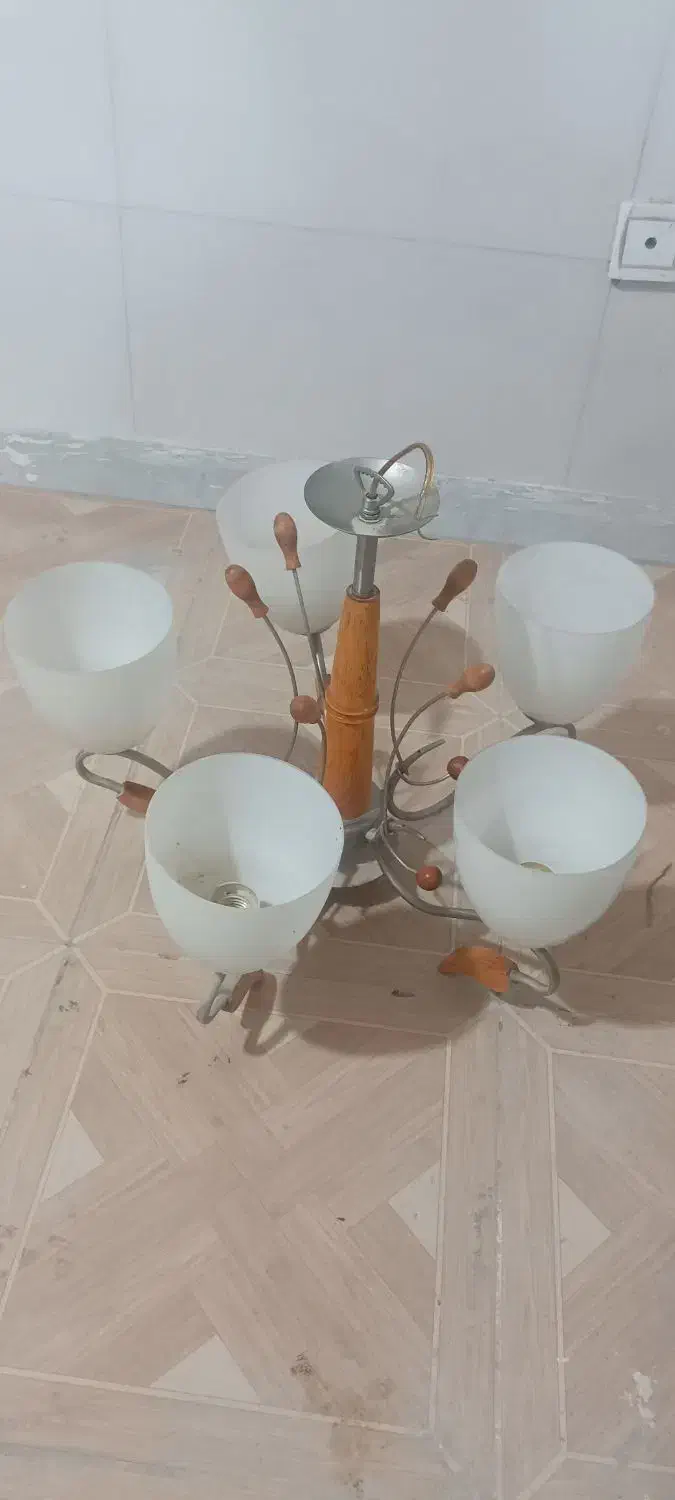 لوستر پنج شاخه چوبی|لوستر و چراغ آویز|شیراز, پودنک|دیوار