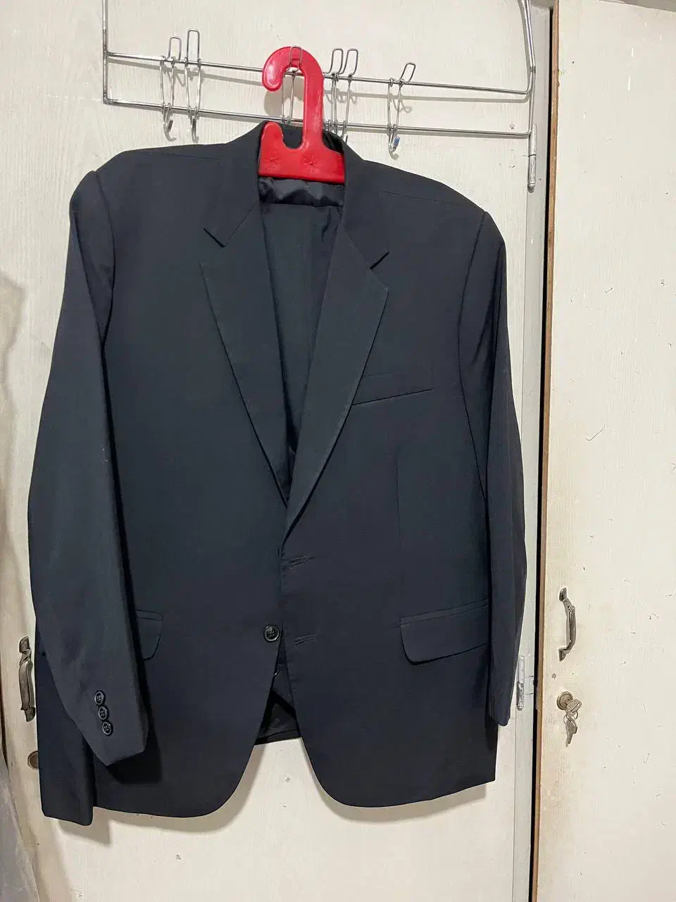 کت شلوارهمراه باجلیقه|لباس|قم, باجک سه|دیوار