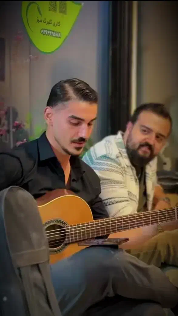 آموزش گیتار پاپ و کلاسیک|خدمات آموزشی|قم, زنبیل آباد|دیوار