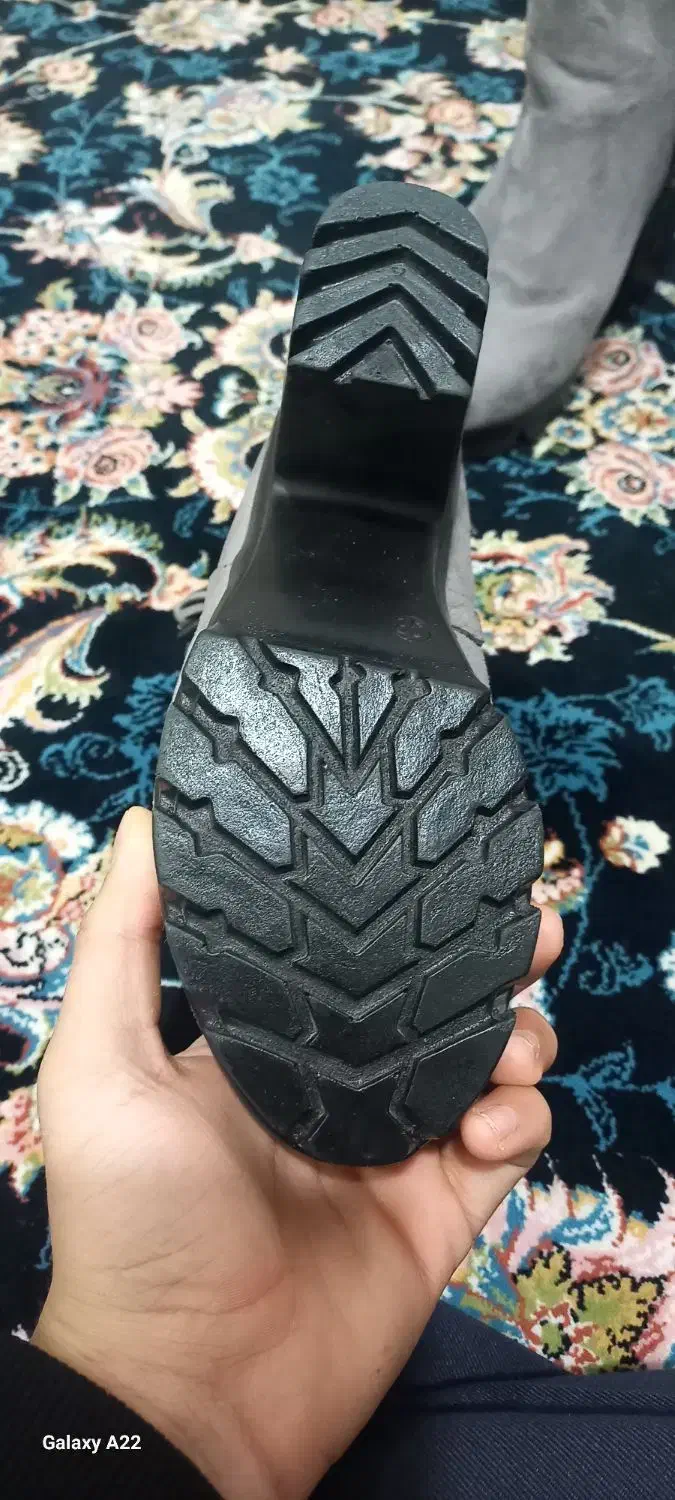 پوتین زمستانی|کفش و لباس بچه|میانه, |دیوار