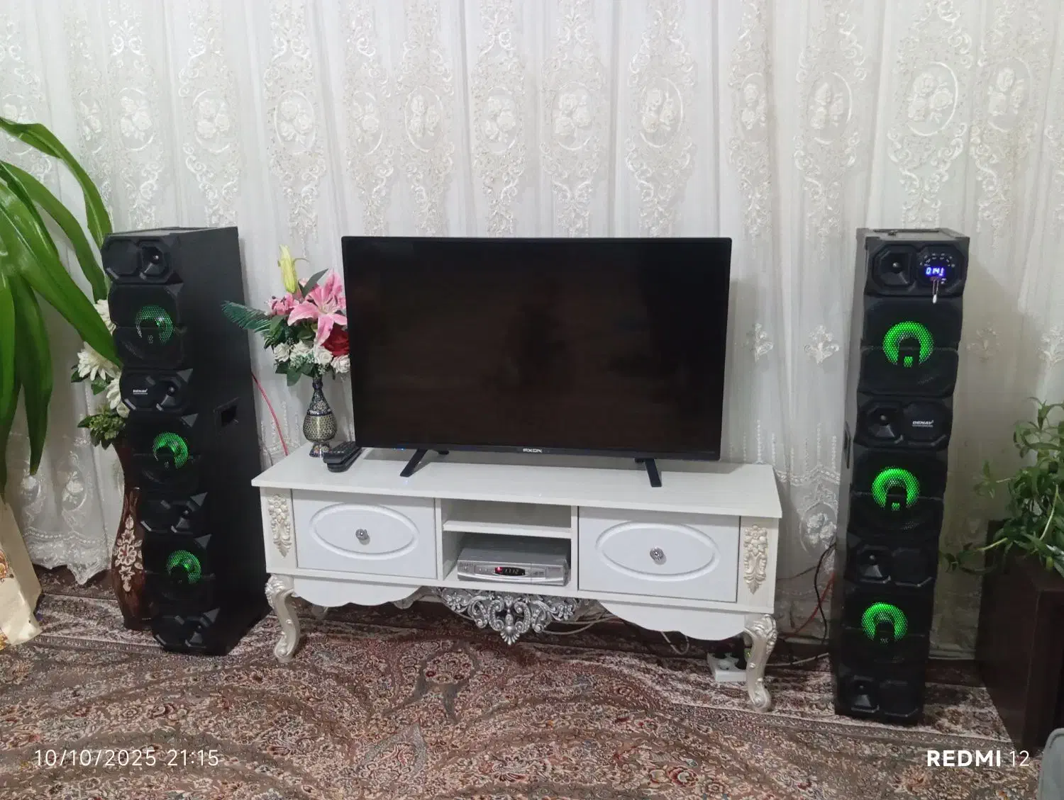 باند دینای|سیستم صوتی خانگی|نیشابور, گنبد سبز|دیوار