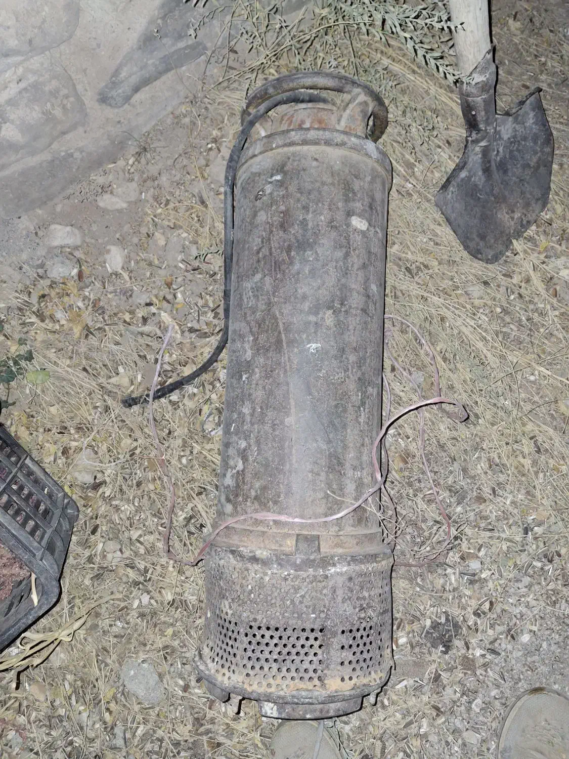 کفکش|ابزارآلات|نیشابور, ماروسک|دیوار