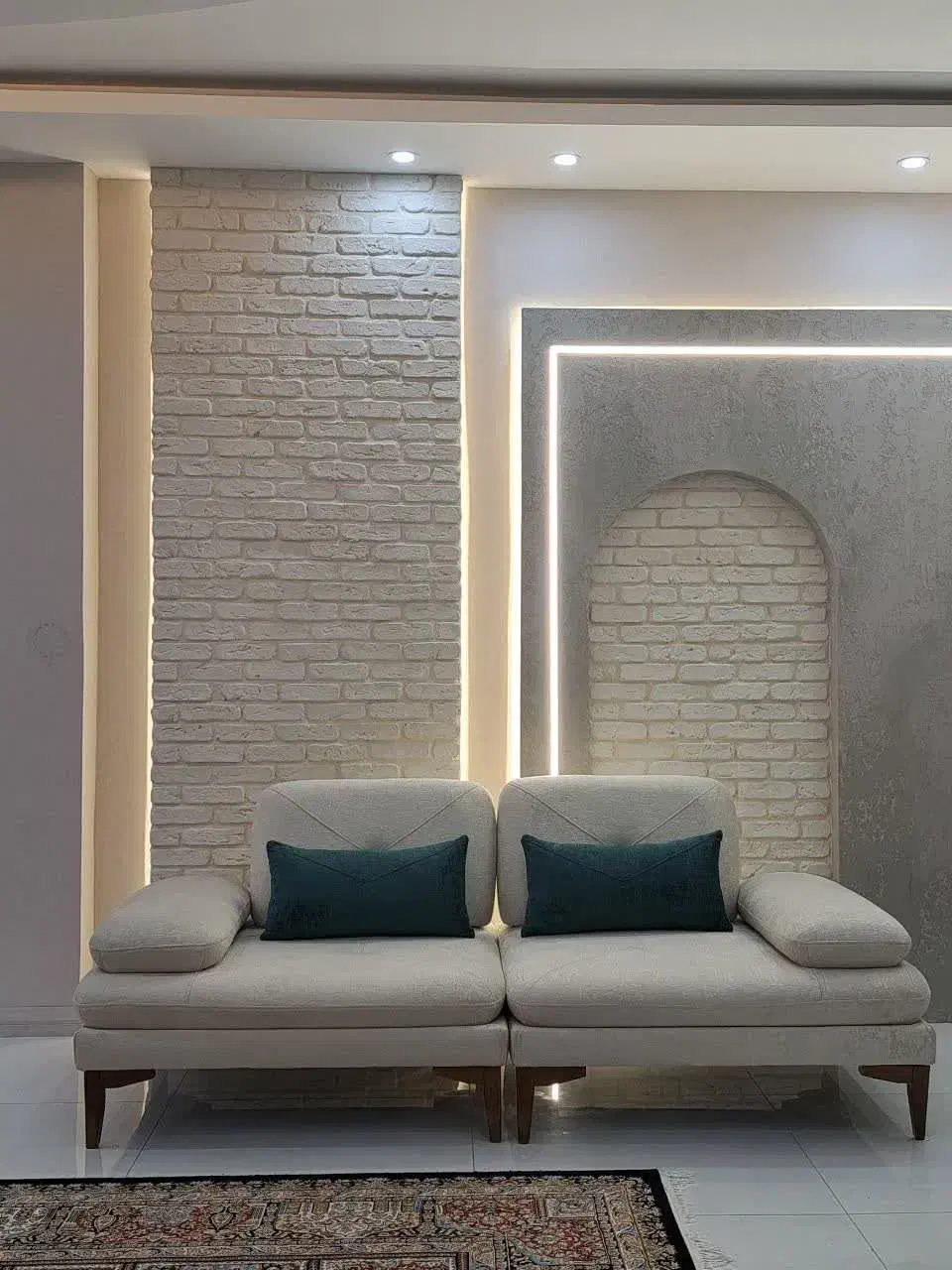 اجرای کاشی و سرامیک و آجر نما چسبی و دقابی|خدمات پیشه و مهارت|بیرجند, |دیوار