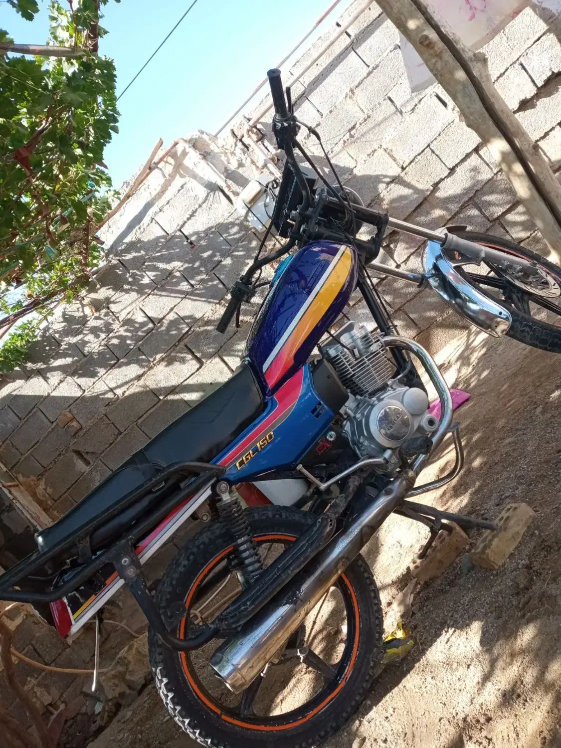 موتور سی جی ال|موتورسیکلت|پائین جام, |دیوار