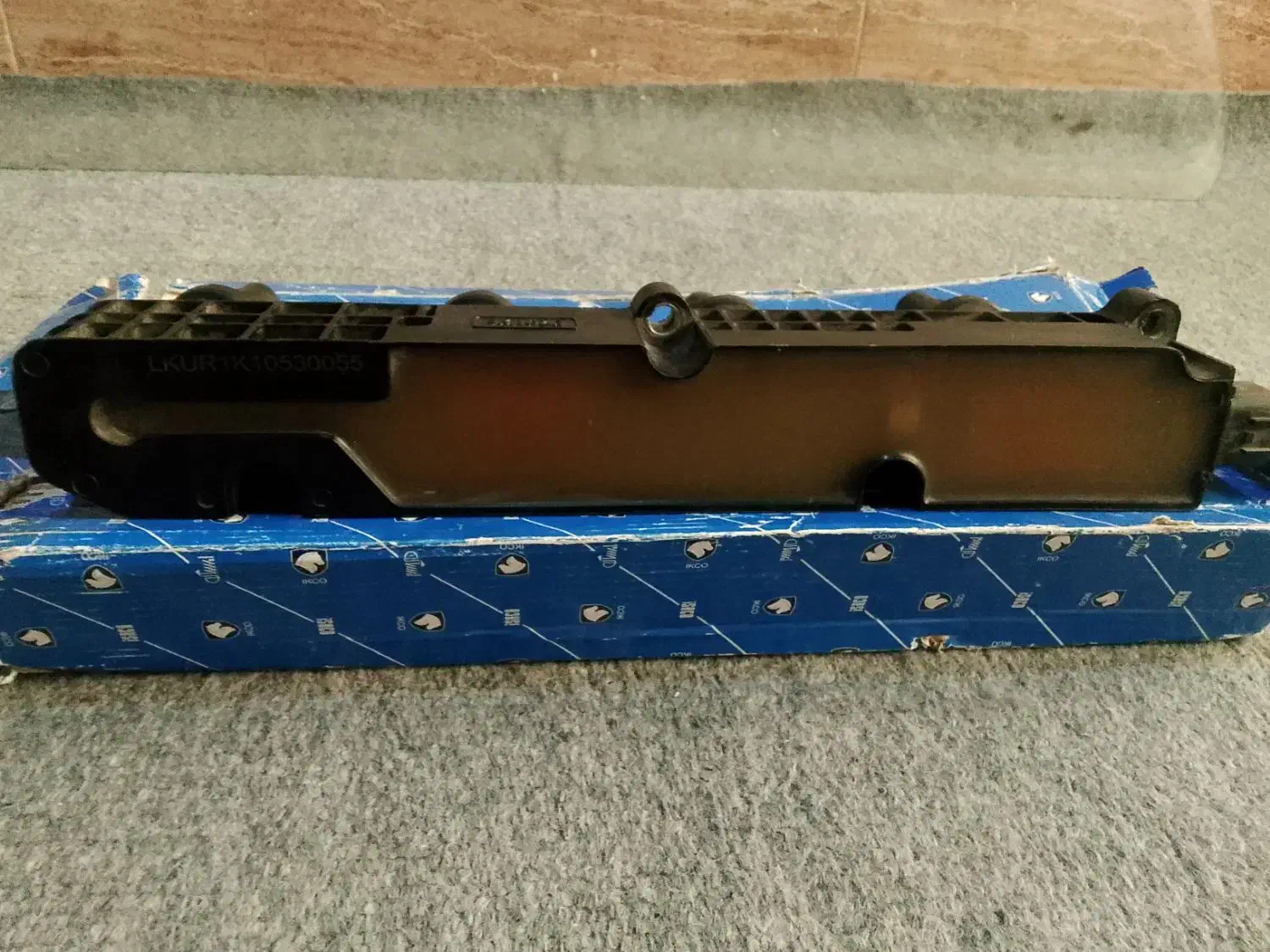 شیشه عقب تویوتا با کوئل تیوفایو|قطعات یدکی و لوازم جانبی|نیمروز, |دیوار