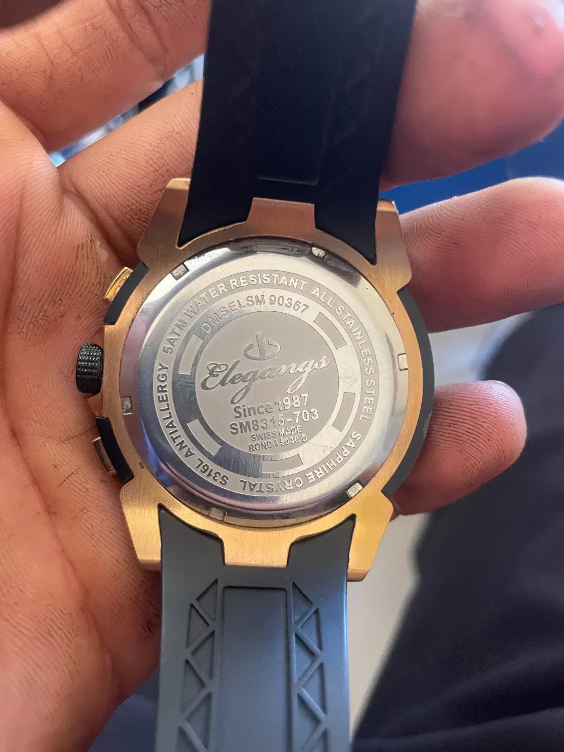 ساعت الگنگس|ساعت|الوند, |دیوار