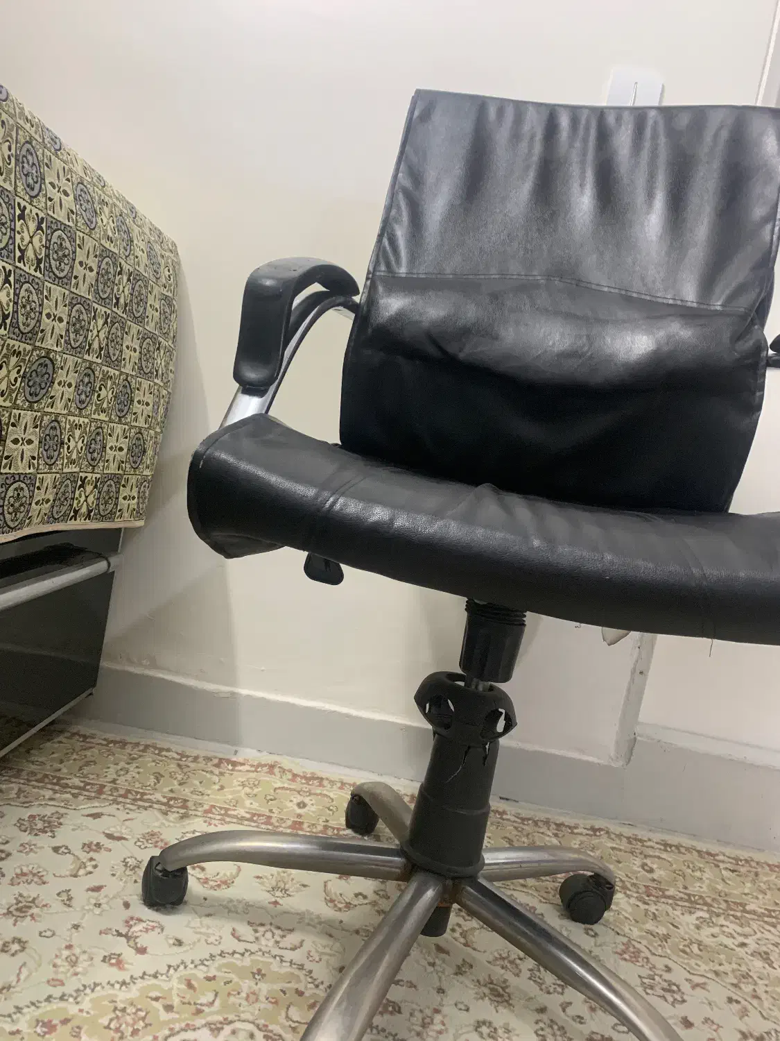 صندلی چرخ‌دار|صندلی و نیمکت|گلستان (تهران), |دیوار