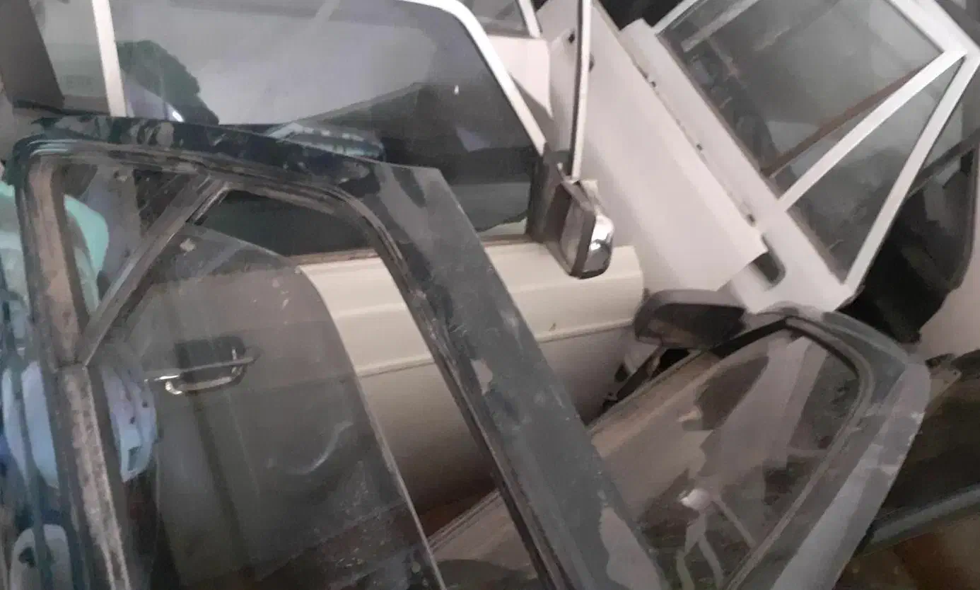 درب.نیسان.دینام.پیکان.پرایدپژوگیربک سرسیلند لاستیک|قطعات یدکی و لوازم جانبی|اصفهان, حصه جنوبی|دیوار