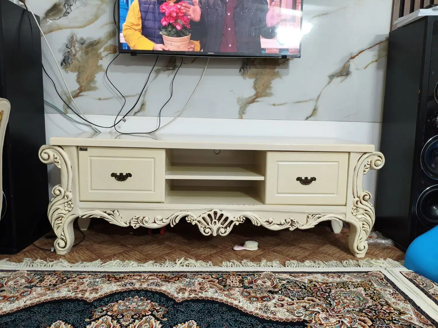 میز تلویزیون|میز تلویزیون|رباط‌کریم, مسکن مهر آبشناسان|دیوار