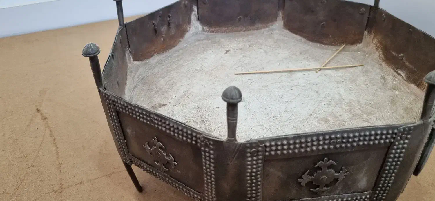 منقل قدیمی و تلویزیون ۳کاره قدیمی|صنایع دستی و سایر لوازم تزئینی|یزد, |دیوار