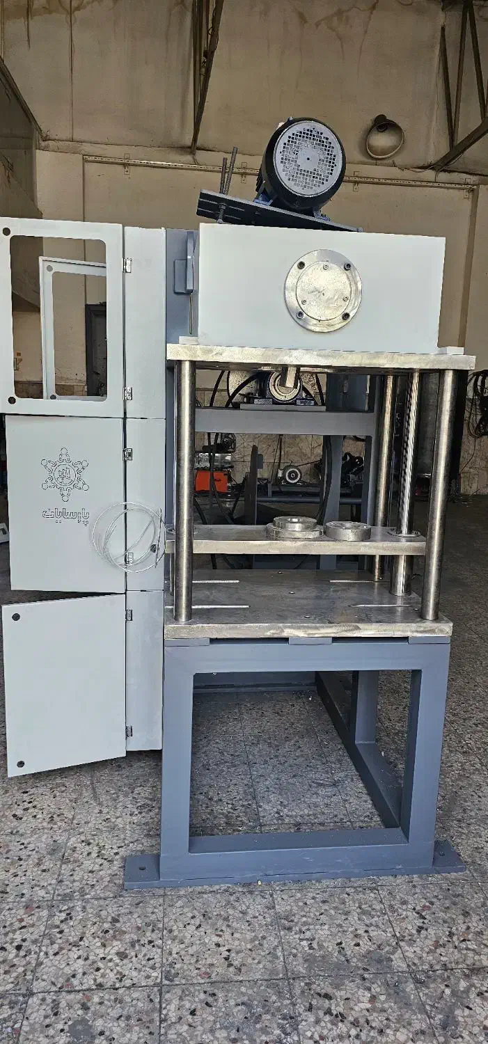 دستگاه ظروف آلومینیوم و لیوان کاغذی|ماشینآلات صنعتی|شیراز, شهرک بهار|دیوار