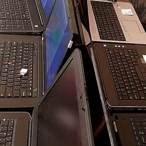 لپ تاپ استوک‌و‌‌مطمئن بخر،یک‌هفته‌مهلت‌تست‌و‌تعویض|رایانه همراه|اصفهان, پوریای ولی|دیوار