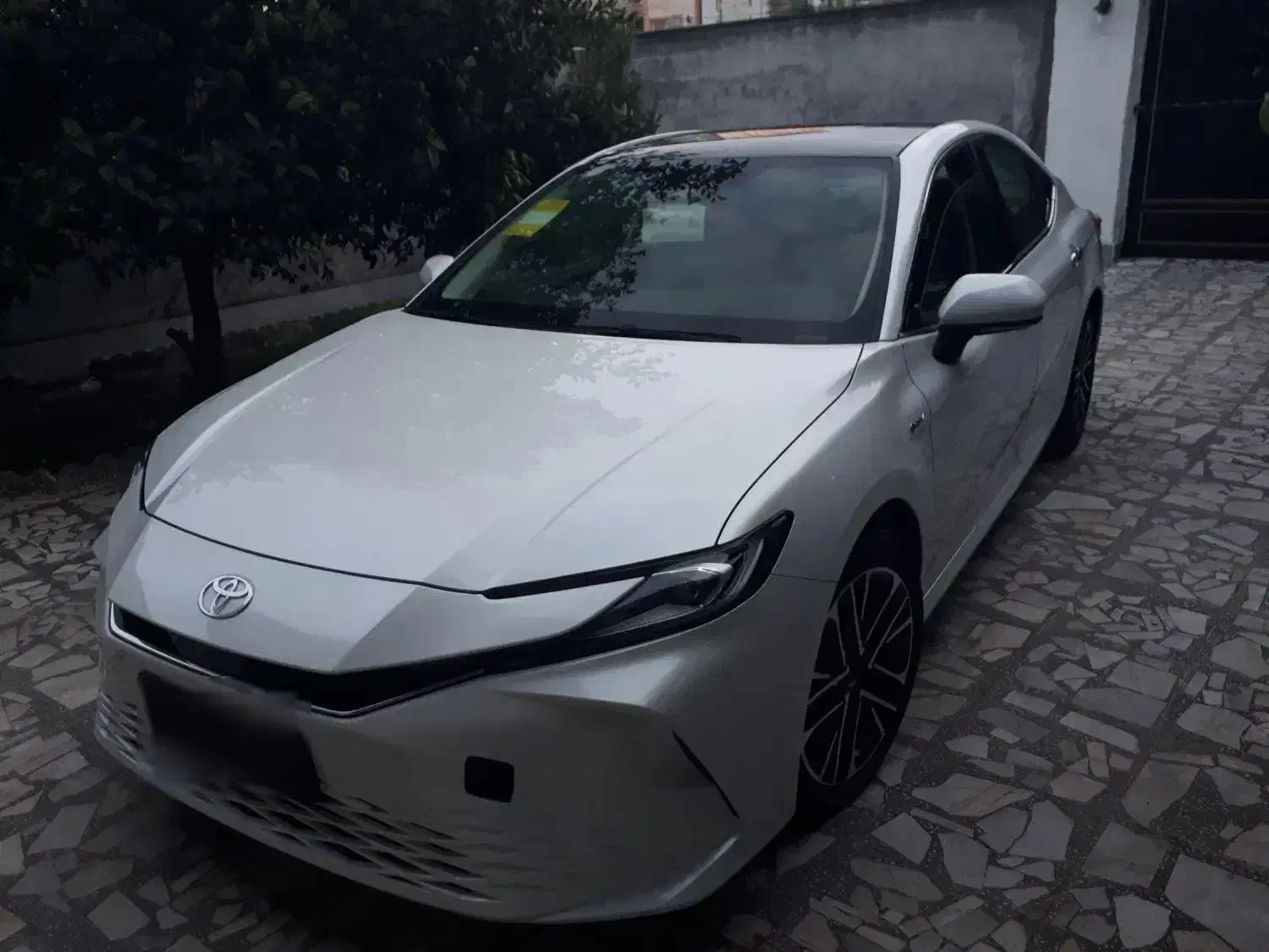 تویوتا کمری ۲۰۲۵هیبرید ۲.۵ لیتر پریمیوم پلاک ملی|خودرو سواری و وانت|رودسر, |دیوار