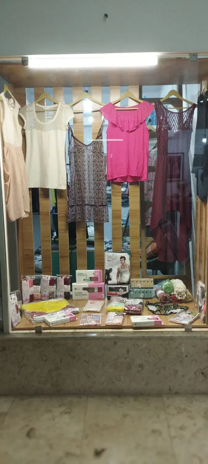 ویترین/ ام دی اف/زیر قیمت|فروشگاه و مغازه|ساری, |دیوار