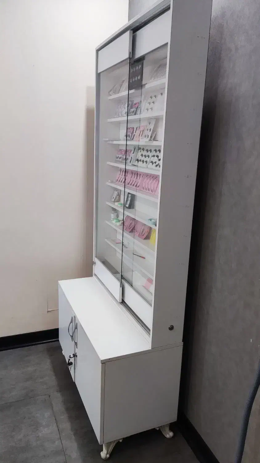 ویترین و کمد قفل دار|بوفه، ویترین، کنسول|تهران, ستارخان|دیوار