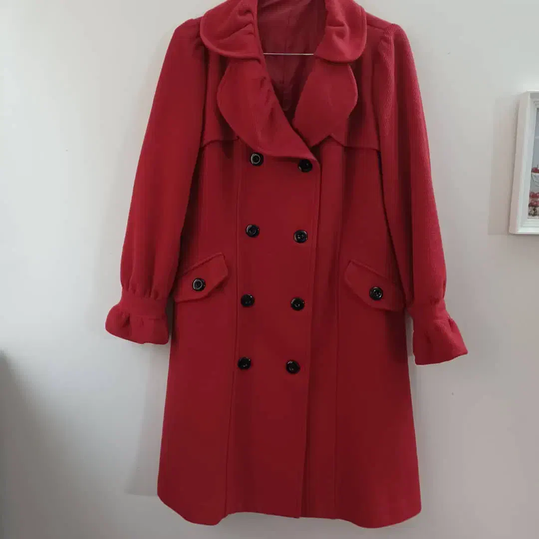 پالتو|لباس|ری, فیروزآبادی|دیوار