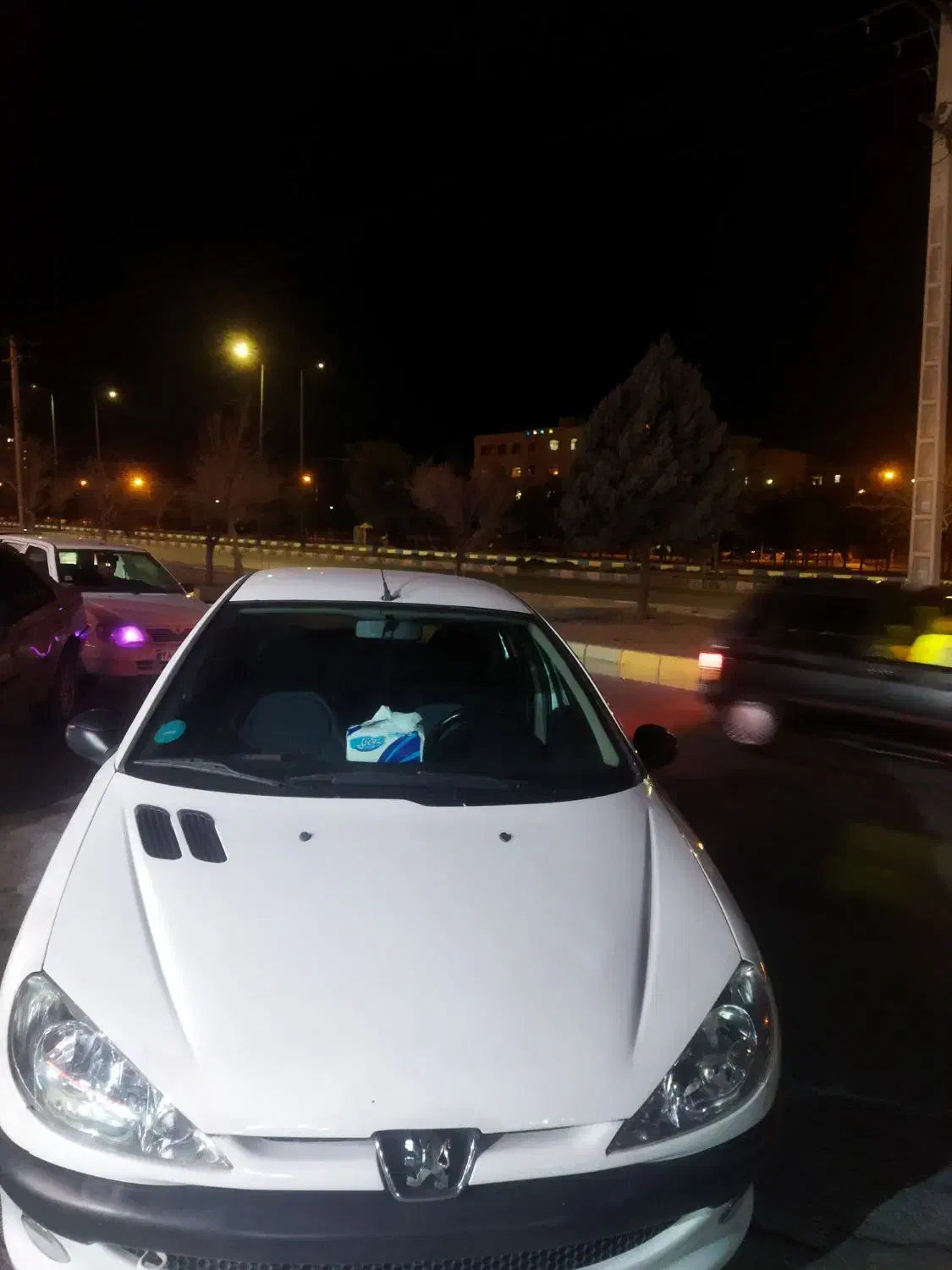 فروش|خودرو سواری و وانت|فولادشهر, B8|دیوار