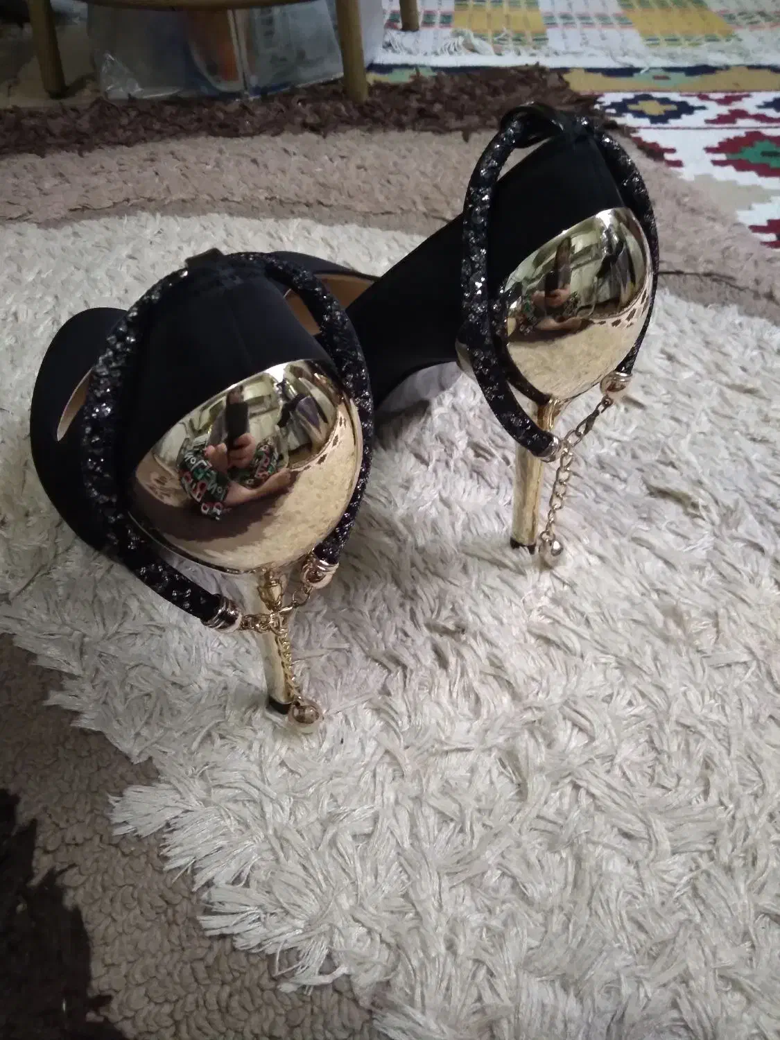 کفش|کیف، کفش، کمربند|شهریار, شهریار|دیوار