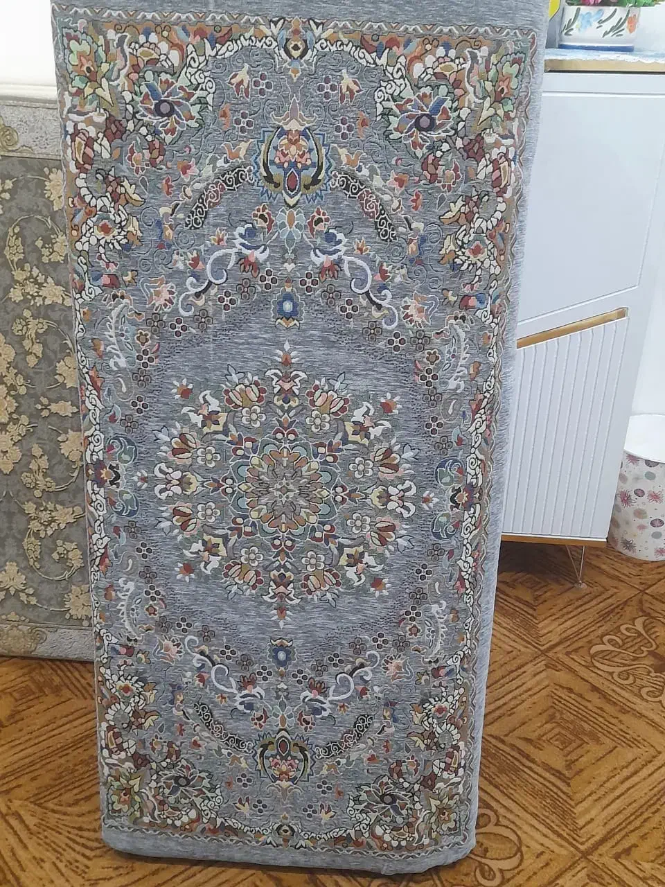 پشتی کاملا نو و تمیز و سالم|پشتی|رامهرمز, |دیوار