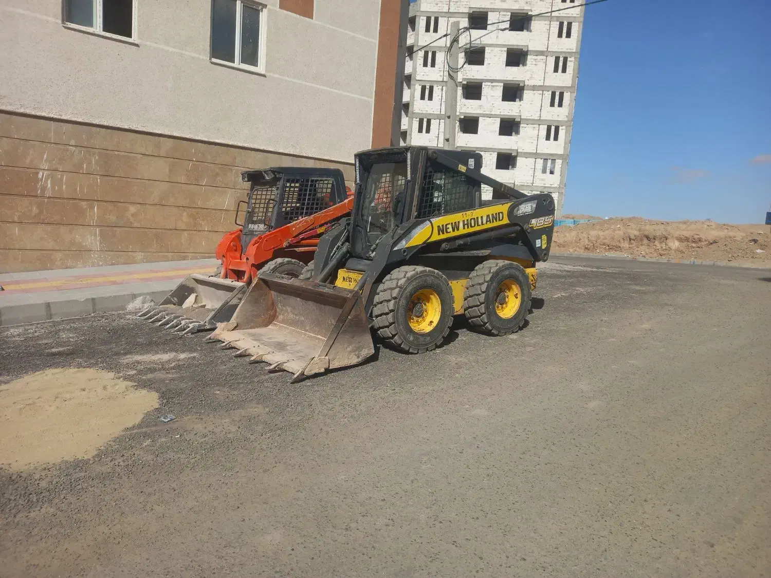 بابکت نیوهلند ۱۸۵مدل۲۰۰۹|خودرو سنگین|اسلام‌شهر, شهرک سعیدیه|دیوار