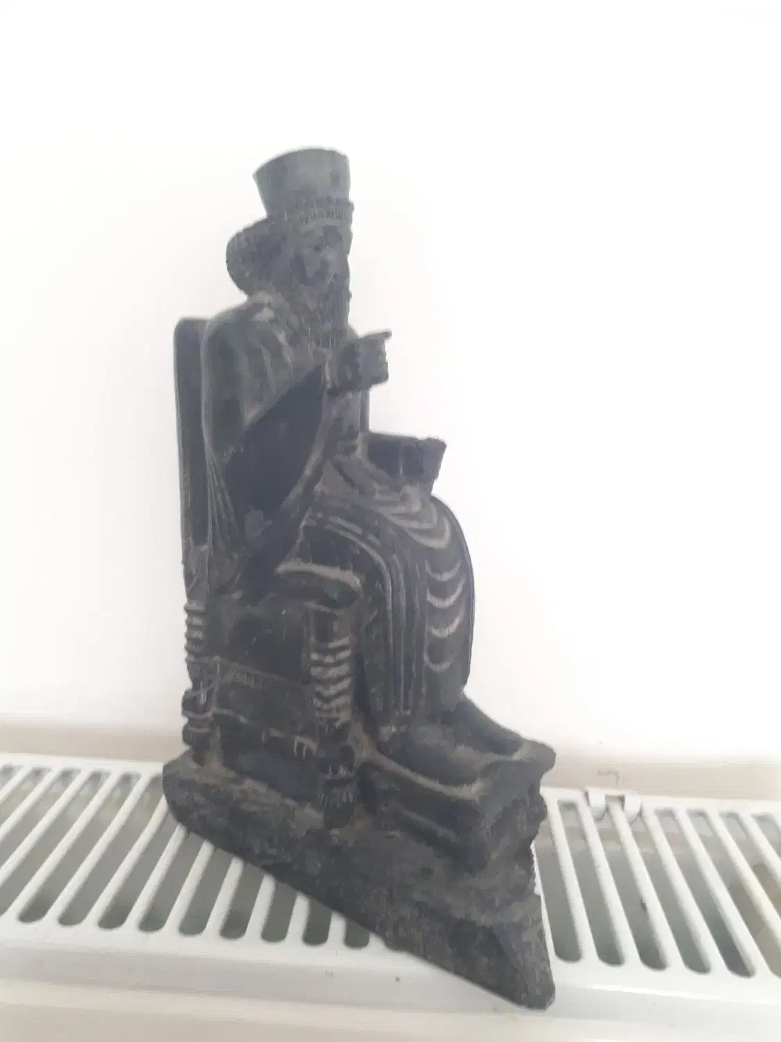 مجسمه سنگی قدیمی|کلکسیون اشیاء عتیقه|پردیس, فاز ۹|دیوار