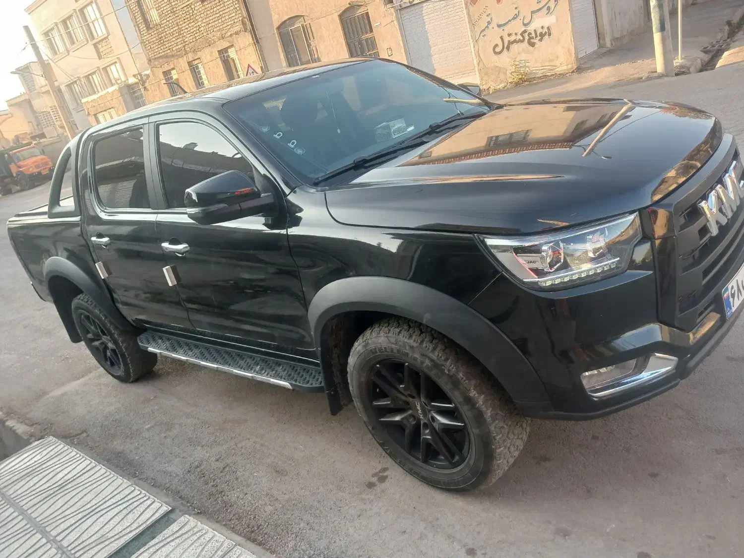 فروش کی ام سی t8|خودرو سواری و وانت|شیراز, لب آب|دیوار