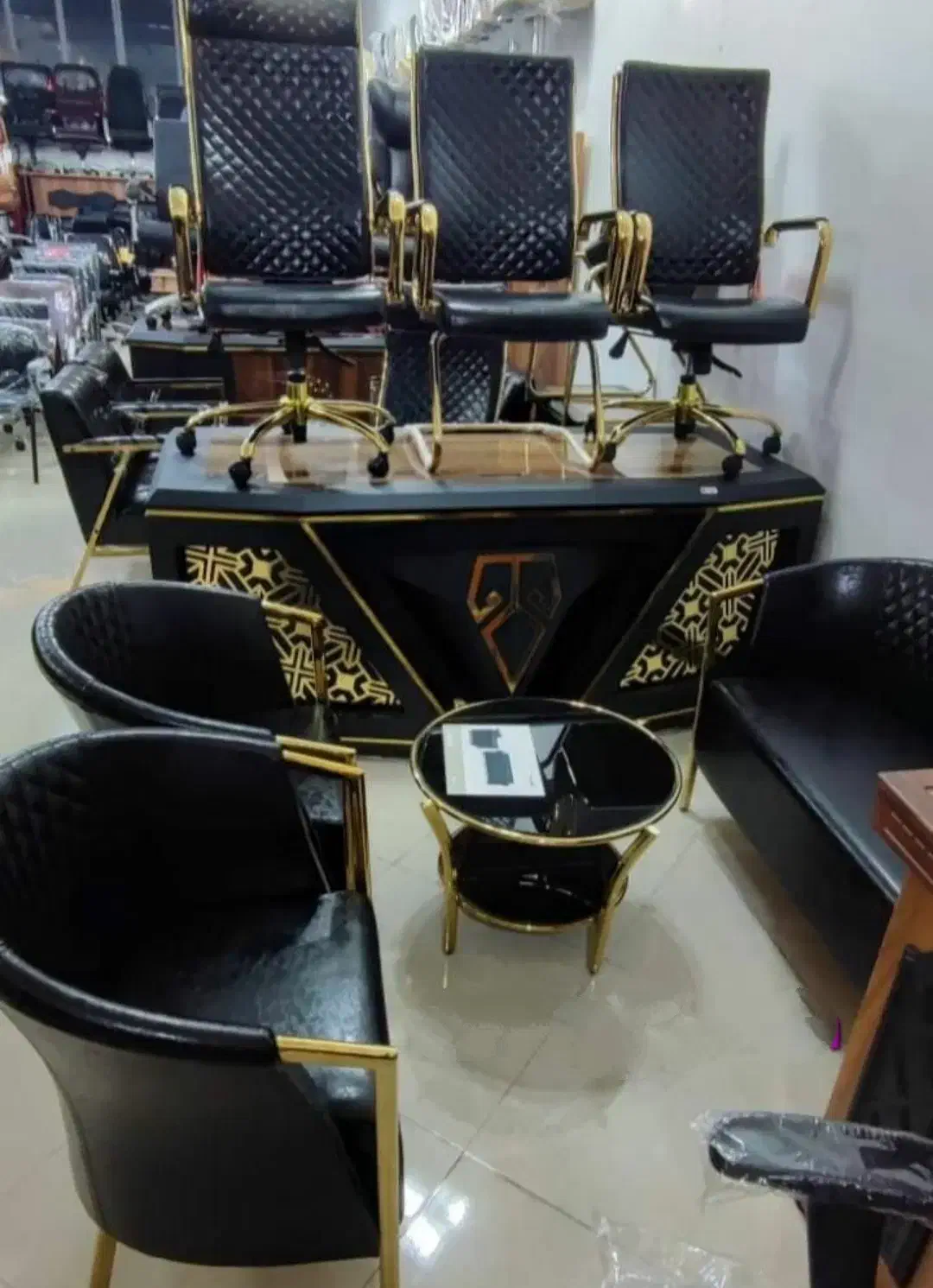 میز حرفه ای با نیم ست/میز مدیریت/میز اداری|مبلمان اداری|سنندج, |دیوار