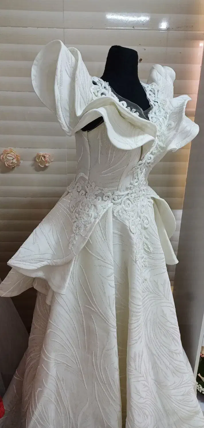 فروش لباس عروس فری سایز تن پوش دوم با قیمت توافقی|لباس|سمنان, |دیوار