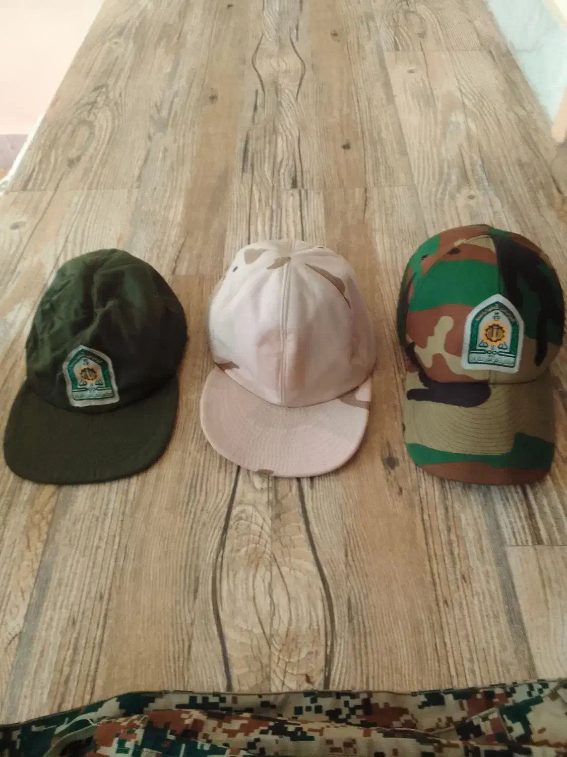 لباس های نظامی دست نخورده|لباس|شیروان (خراسان), |دیوار