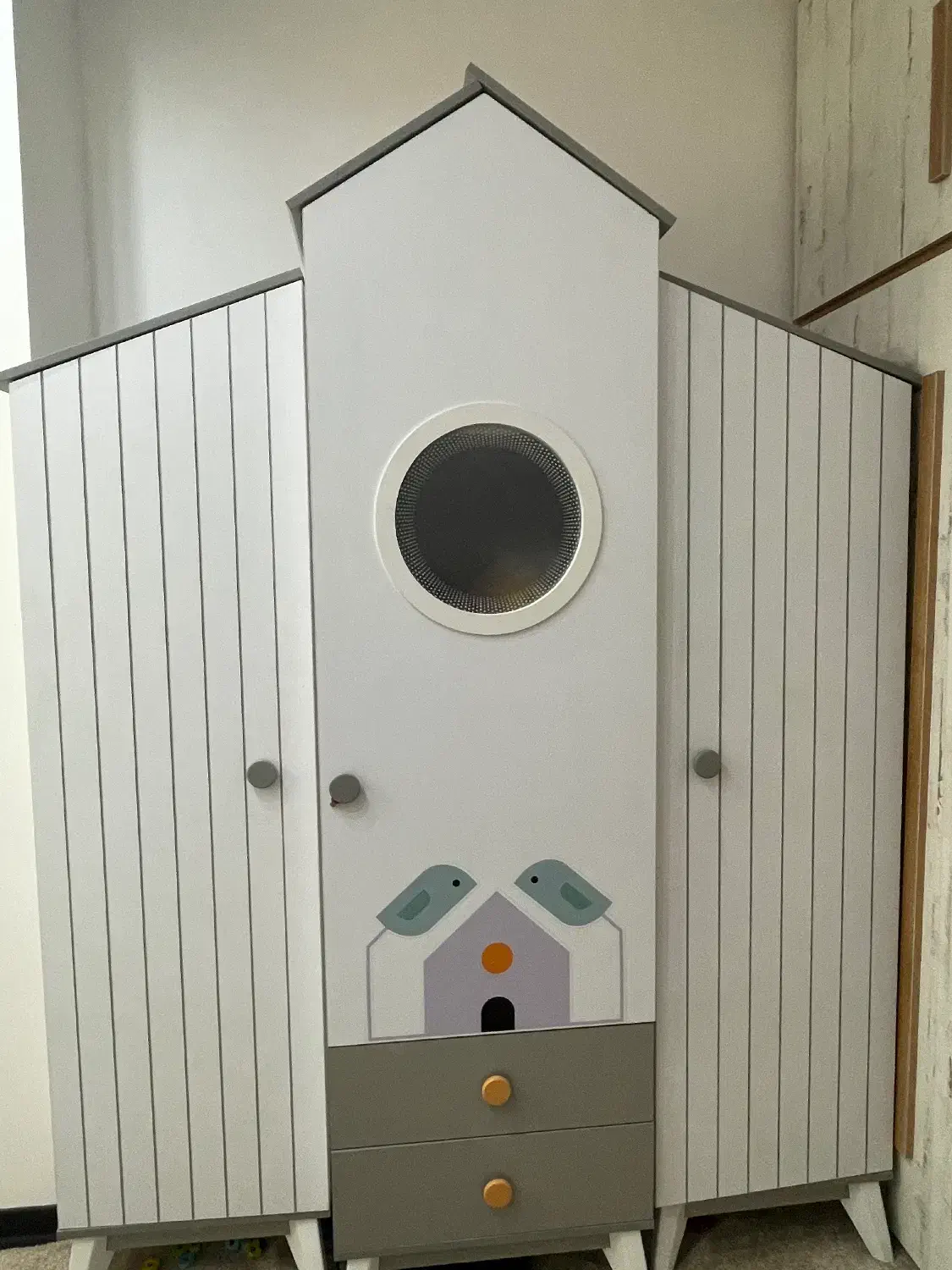 تخت و کمد کودک|تخت و صندلی بچه|قائم‌شهر, |دیوار